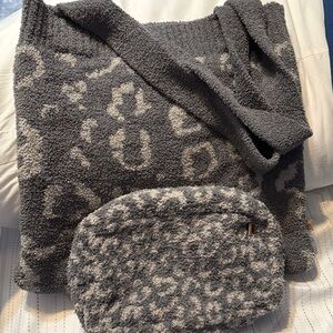 Chic Gray Leopard Tote Bag and Makeup Bag